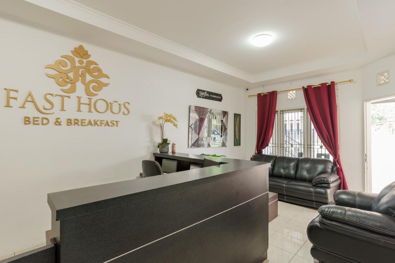 Fast Hous Syariah Bogor Mitra Reddoorz Hotel Exterior photo